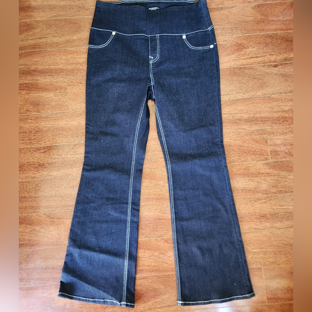 True Religion Becca JeansTrue Religion Truly Snatched Becca High Rise Bootcut - Picture 2 of 6